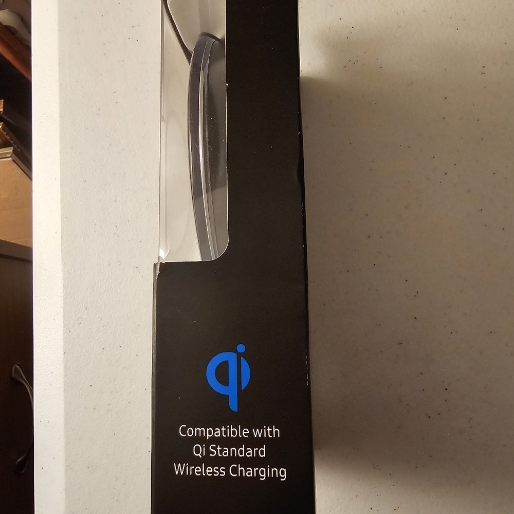 Samsung Wireless Charging Pad-Brand New in Box - Picture 3 of 6